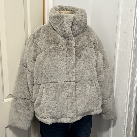 NEW ABERCROMBIE & FITCH MINI PUFFER JACKET & COAT AND TWO POCKET - Picture 10 of 15